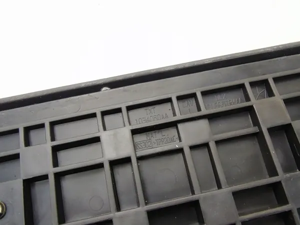 Cache tableau de bord OEM 1034060AA pour Chrysler Pacifica 2007 image 6