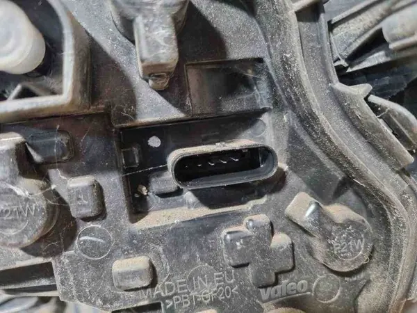 Lámpara trasera izquierda BMW 1 (F20) 2012 image 3