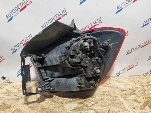 Lámpara trasera izquierda BMW 1 (F20) 2012 image 7