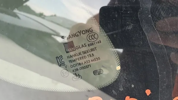 OEM 79310-21600 SsangYong Rodius II Vitre Arrière Gauche image 3