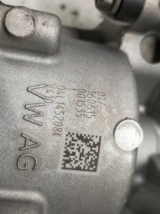Bomba de aceite usada OEM 04L145308K 2.0 TDI VW image 5
