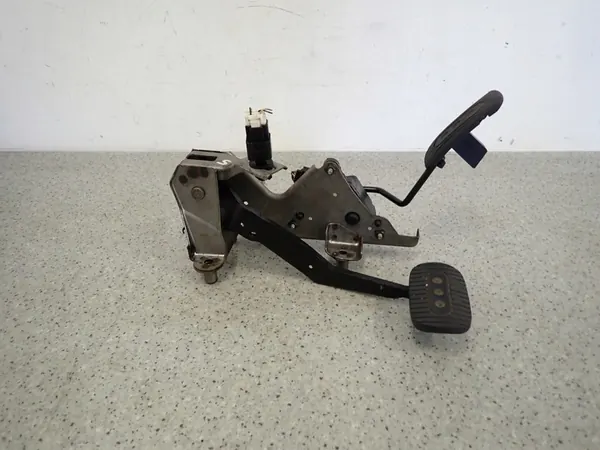 Nissan Micra K12 Gaspedal Bremsenpotentiometer OEM image 2