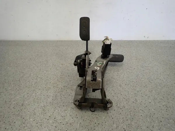 Nissan Micra K12 Gaspedal Bremsenpotentiometer OEM image 3