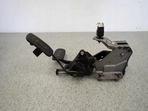 Nissan Micra K12 Gaspedal Bremsenpotentiometer OEM image 4