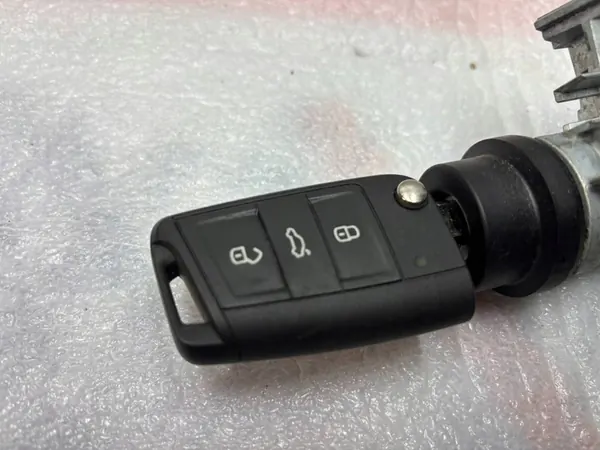 VW GOLF VII Sytytyskytkin avaimella 1K0905851 image 2