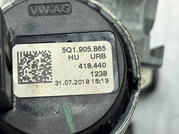 VW GOLF VII Sytytyskytkin avaimella 1K0905851 image 8