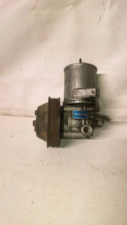 Pompe de direction OEM 1264603580 pour Mercedes W126 image 2