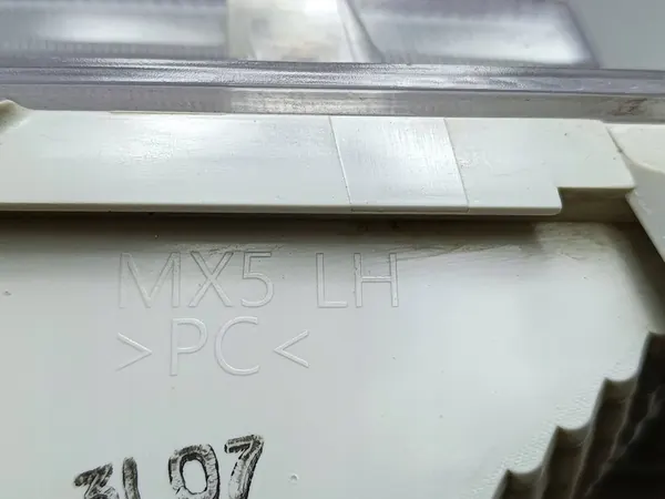 Luz de marcha à ré Hyundai Santa Fe V MX5 2025 924A3P6L image 6