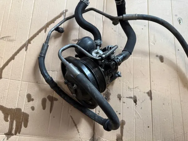 Mercedes W216 ABC Servostyrningspump A0054667001 image 3