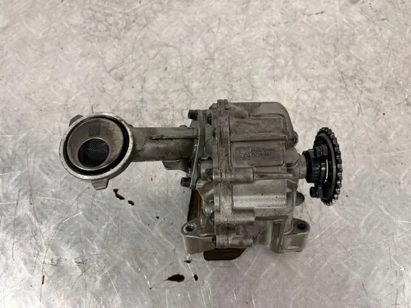 Pompe à huile BMW d'occasion OEM 757080607 pour X5M E70 image 2
