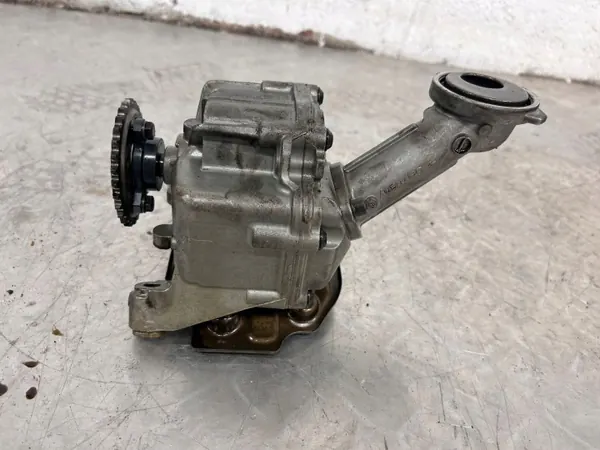 Pompe à huile BMW d'occasion OEM 757080607 pour X5M E70 image 5