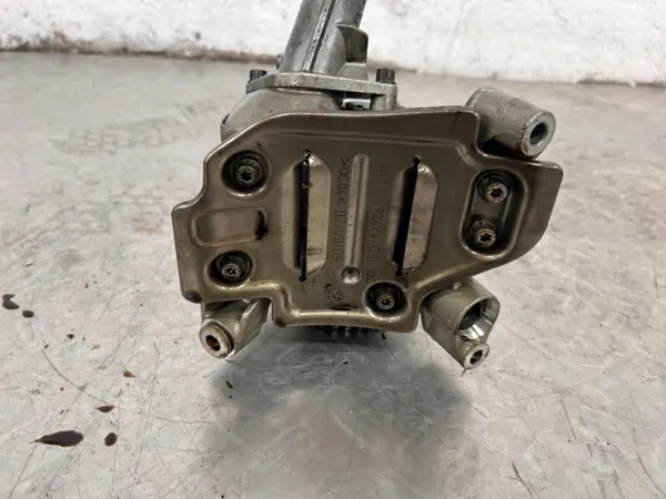 Pompe à huile BMW d'occasion OEM 757080607 pour X5M E70 image 7