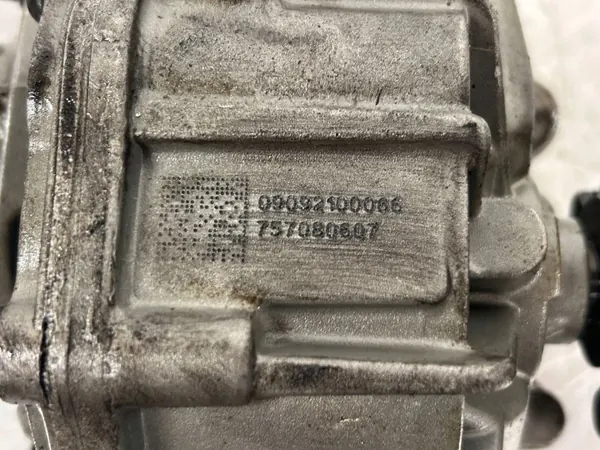 Pompe à huile BMW d'occasion OEM 757080607 pour X5M E70 image 8