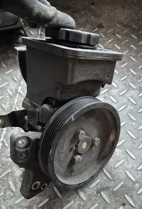Bomba de direção assistida BMW E46 2.0D OEM 7692974519 image 2