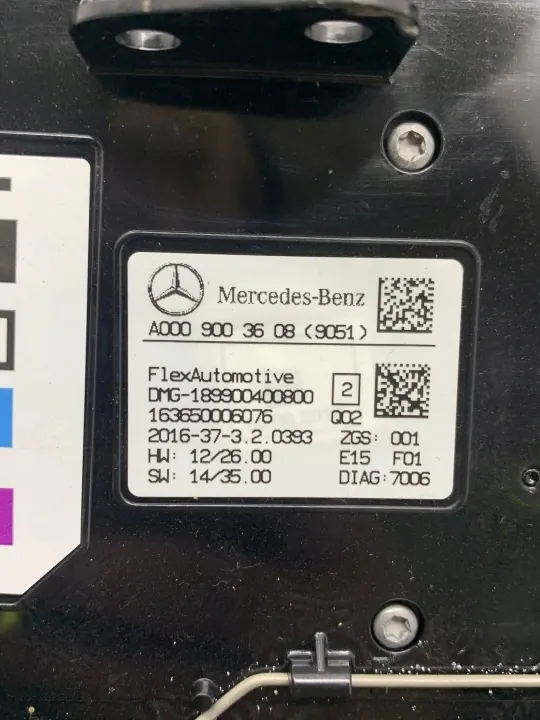 Lampe intérieure Mercedes OEM A0009003608 - Occasion image 4