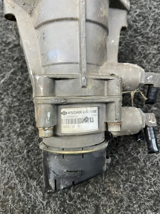 MAN TGA 18.440 huvudbromsventil OEM K039569N00 image 5
