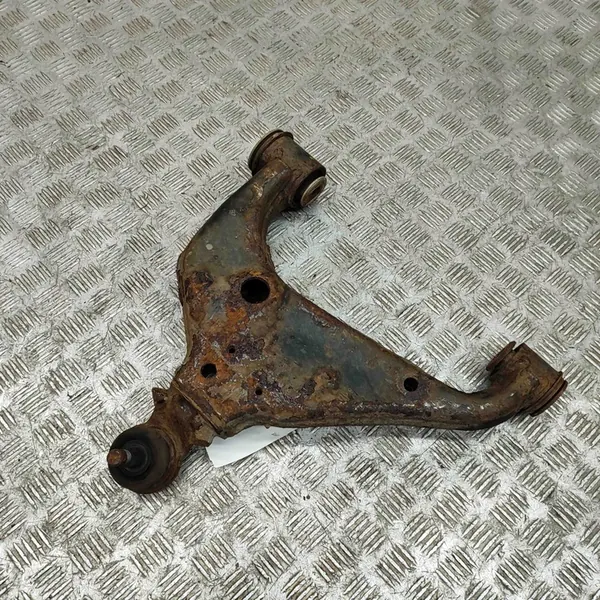 Braccio di controllo inferiore anteriore sinistro Toyota Hilux 2018 image 3