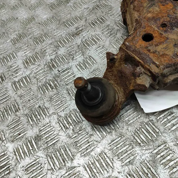 Braccio di controllo inferiore anteriore sinistro Toyota Hilux 2018 image 6