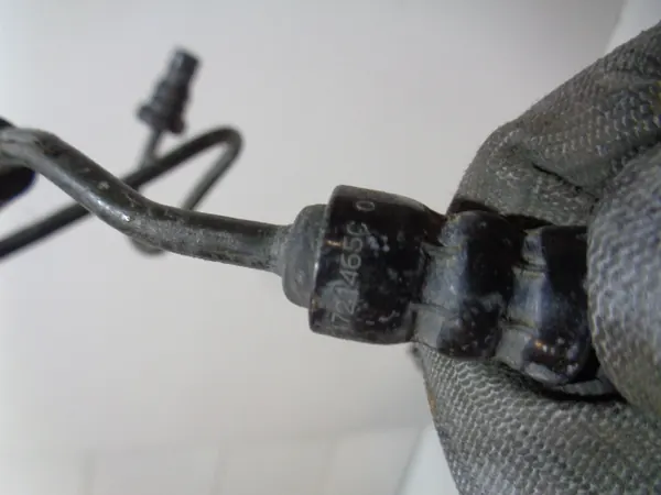 Tuyau d'embrayage Audi A6 C6 4F1721465G image 4