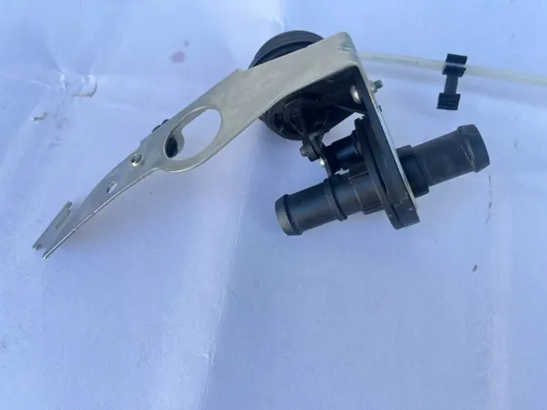 Porsche Boxster 982 Ölkühler-Ventil OEM 9g230740904 image 4