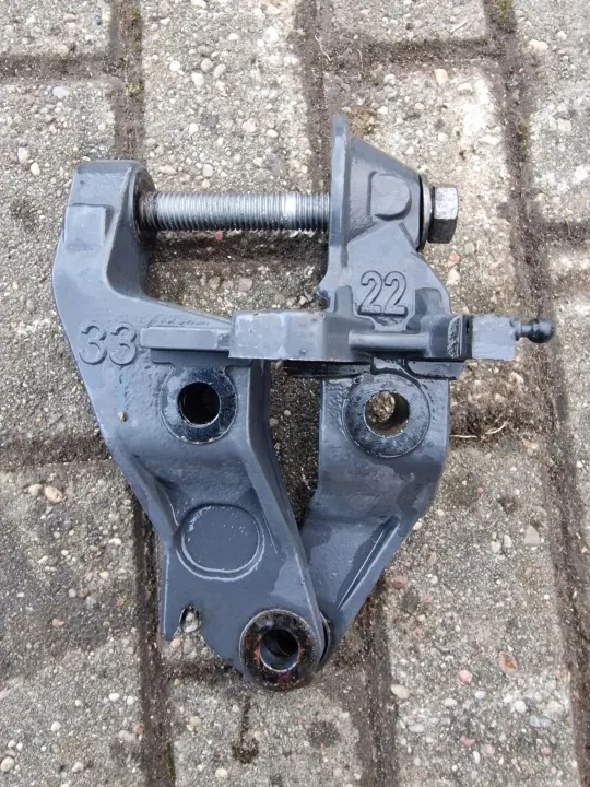 Scania Ohjaamon Kaatotangon Kiinnike OEM 2553522/2553533 image 3