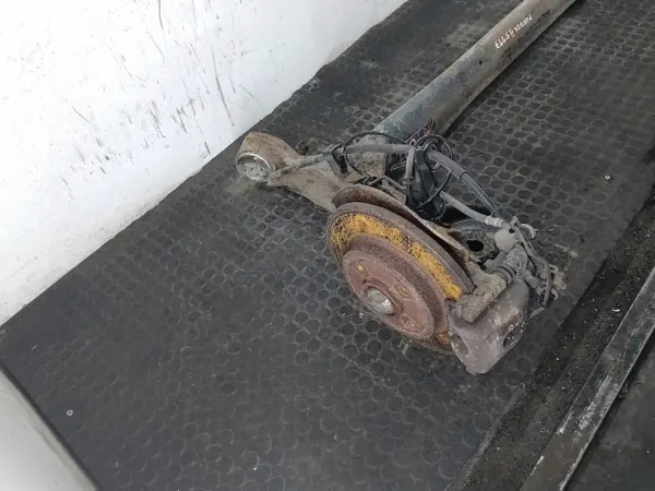 OEM BELKA ZAWIESZENIA achterasbalk voor Peugeot Partner image 3
