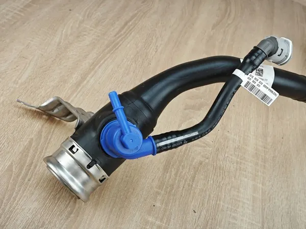 Tuyau de remplissage carburant OEM 7361453 BMW 530i G30 image 7