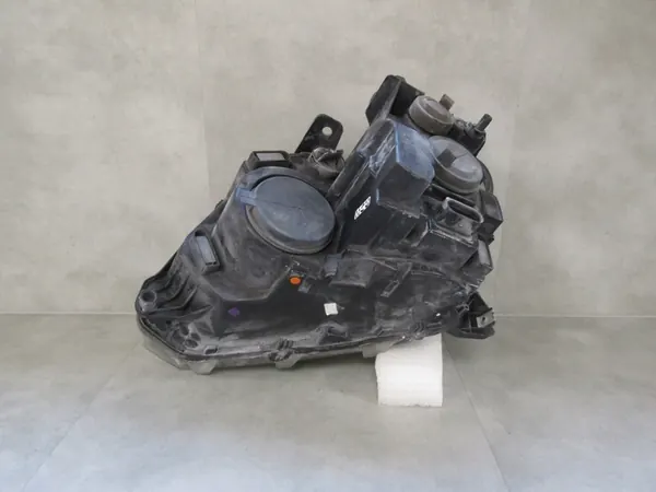 Etuvalaisin VW Amarok 2H1 09-14 OI image 3