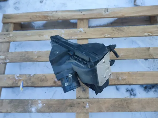 Audi Ilmansuodinkotelo OEM 8K0133837AB image 3