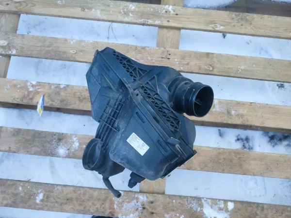 Audi Ilmansuodinkotelo OEM 8K0133837AB image 5