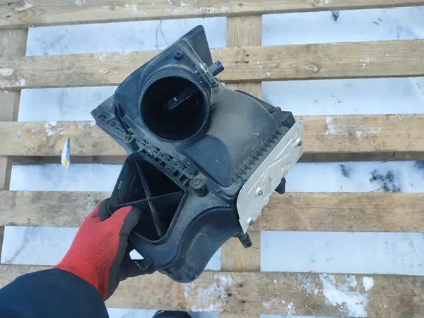 Audi Ilmansuodinkotelo OEM 8K0133837AB image 6