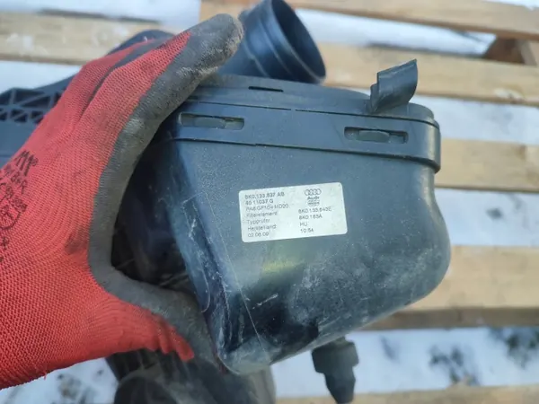 Audi Ilmansuodinkotelo OEM 8K0133837AB image 7