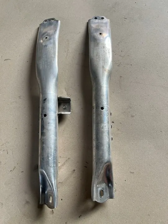 TESLA S Etu turvavyön tuki image 2