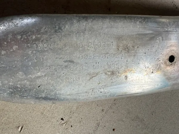 TESLA S Etu turvavyön tuki image 4