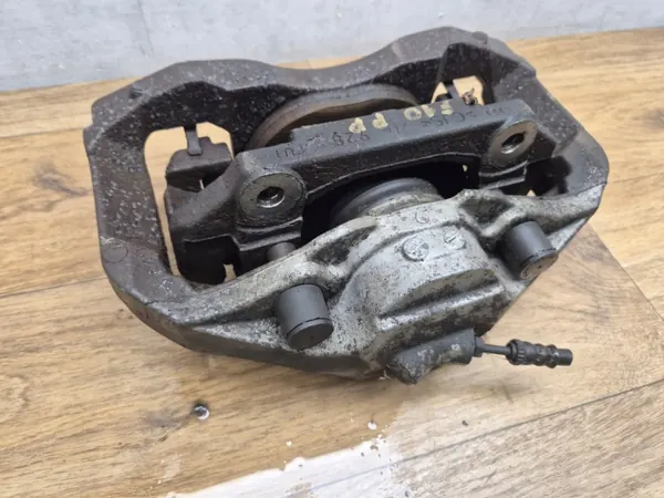 Étrier de frein avant droit OEM 6792690 pour BMW image 5
