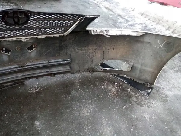 Para-choques dianteiro Toyota Corolla OEM 521191E917 Usado image 6