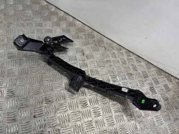 Subaru OE 57707AN00A Höger strålkastarfäste image 6