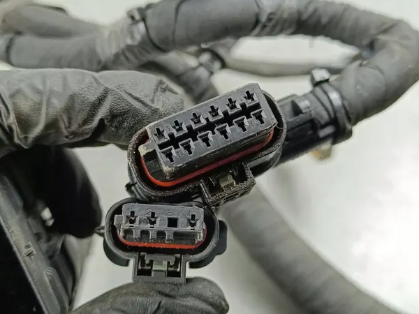 Harness eléctrico Jeep Grand Wagoneer OEM T33742002B9428 image 8