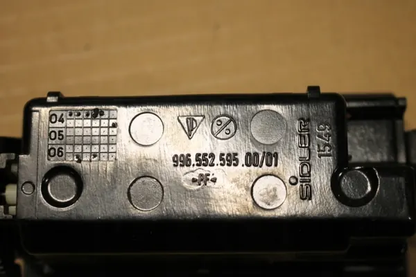 Cinzeiro Porsche OEM 99655259500/01 - Estado usado image 4