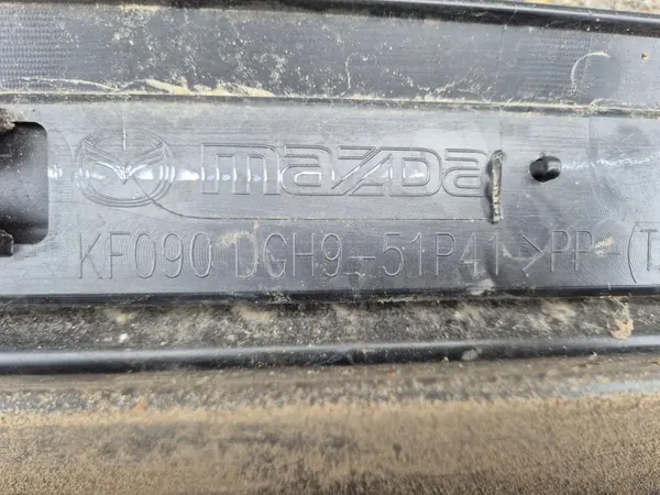 Protector lateral derecho Mazda CX-30 OEM DGH9-51P41 image 8