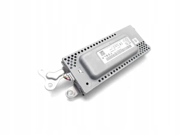 Tesla Model 3 Antennenverstärker OEM 1079755-00-D image 3