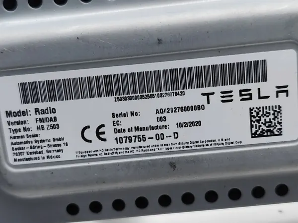 Tesla Model 3 Antennenverstärker OEM 1079755-00-D image 7