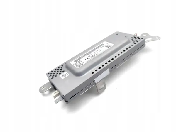 Tesla Model 3 Antennenverstärker OEM 1079755-00-D image 9