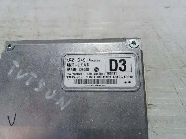 Caméra radar aide maintien voie Hyundai OEM 95895-D3000 image 6