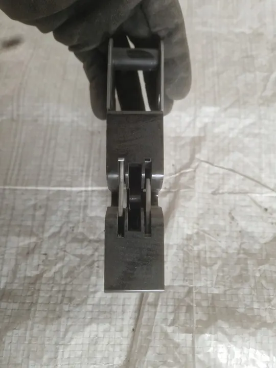 VW Touran Caddy Bagageutrymmeslås 1T0823509C image 2