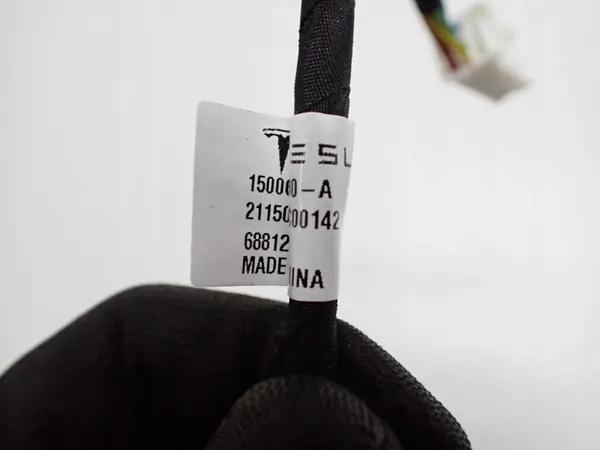 Tesla Model Y Kofferraumstütze OEM 1500601-00-A Gebraucht image 6