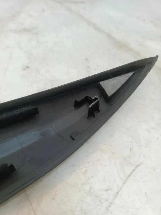 Hyundai Tucson IV 21- Taka Oikea Ulkolaipio OEM image 7