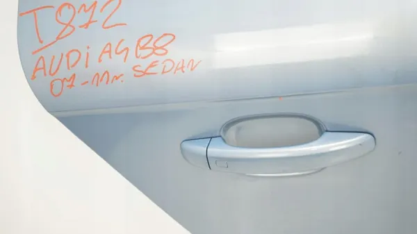 Puerta trasera derecha OEM 360207729 Audi A4 B8 Sedán image 4