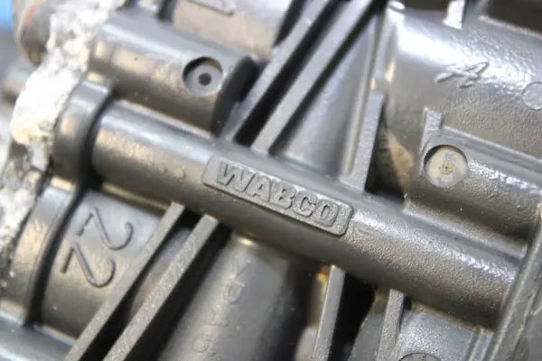 Mercedes ECAS-Ventil Wabco 4728900400 Gebraucht image 6