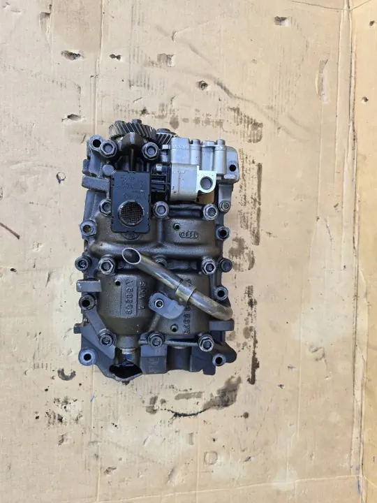 Pompe à huile OEM 03G103537B pour Audi A4 B7 2.0 TDI image 2